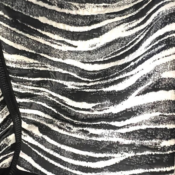 Alice + Olivia Everleigh Sheath Mini Dress 6 Black Silver Zebra Animal Print - Picture 6 of 10